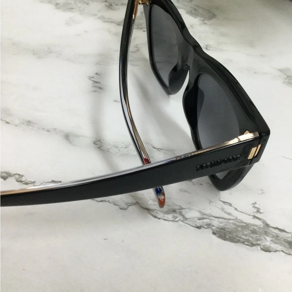 Burberry Black Cat-Eye Sunglasses with Brown Case